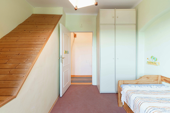 ložnice 3 protipohled - Prodej bytu 4+kk v osobním vlastnictví 108 m², Praha 5 - Radlice