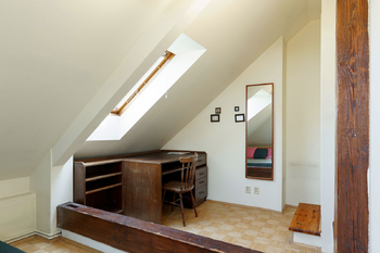 ložnice 1 protipohled - Prodej bytu 4+kk v osobním vlastnictví 108 m², Praha 5 - Radlice