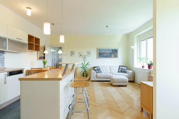 obývací pokoj - Prodej bytu 4+kk v osobním vlastnictví 108 m², Praha 5 - Radlice 