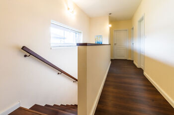 Pronájem domu 200 m², Veleň