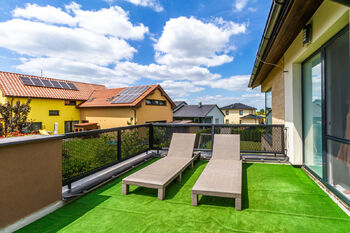 Pronájem domu 200 m², Veleň