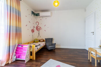 Pronájem domu 200 m², Veleň