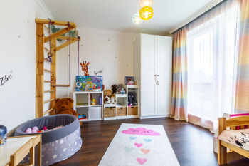 Pronájem domu 200 m², Veleň