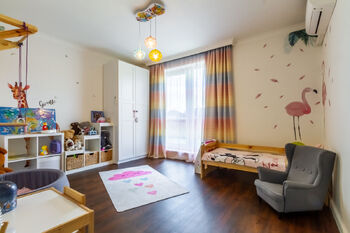 Pronájem domu 200 m², Veleň