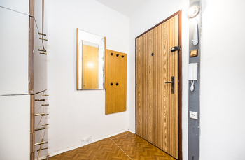 Vstup do bytu - Prodej bytu 2+kk v družstevním vlastnictví 49 m², Teplice