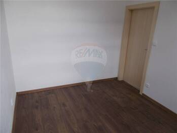 byt Rousínov - Pronájem bytu 1+kk v osobním vlastnictví 30 m², Rousínov
