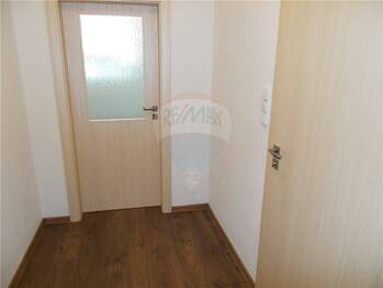 byt Rousínov - Pronájem bytu 1+kk v osobním vlastnictví 30 m², Rousínov