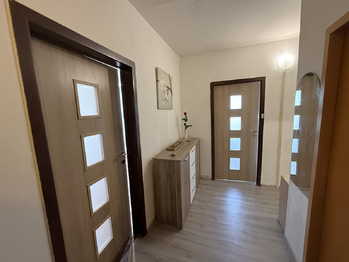 vstupní chodba - Pronájem bytu 3+kk v osobním vlastnictví 57 m², Praha 4 - Modřany