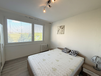 druhá ložnice - Pronájem bytu 3+kk v osobním vlastnictví 57 m², Praha 4 - Modřany