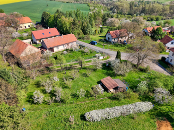 Prodej pozemku 816 m², Zalešany
