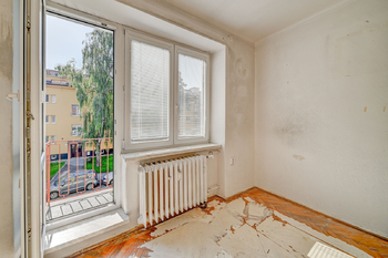 obývací pokoj s balkonem - Prodej bytu 2+1 v osobním vlastnictví 60 m², Kolín