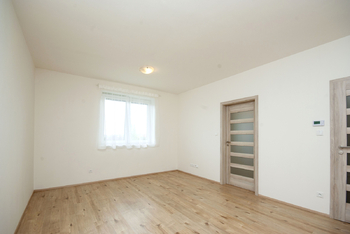 Obývací pokoj - Pronájem bytu 2+kk v osobním vlastnictví 42 m², Praha 8 - Ďáblice