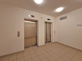 Pronájem bytu 1+kk v družstevním vlastnictví 35 m², Praha 5 - Stodůlky