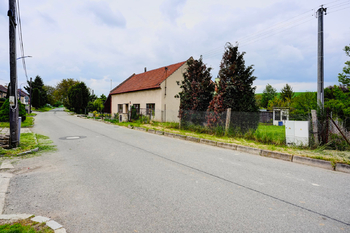 Prodej pozemku 965 m², Kojátky