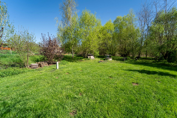 Prodej pozemku 2100 m², Vlastějovice