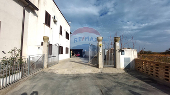 Prodej domu 420 m², Tollo