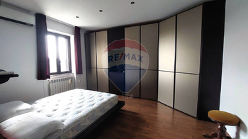Prodej domu 420 m², Tollo