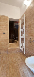 Prodej domu 420 m², Tollo