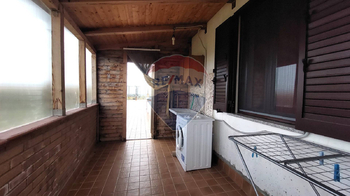 Prodej domu 420 m², Tollo