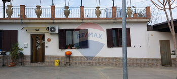 Prodej domu 420 m², Tollo