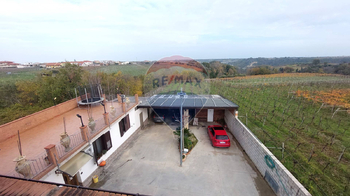 Prodej domu 420 m², Tollo