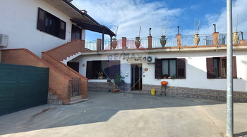 Prodej domu 420 m², Tollo