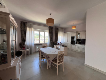 Prodej bytu 4+kk v osobním vlastnictví 122 m², Montesilvano