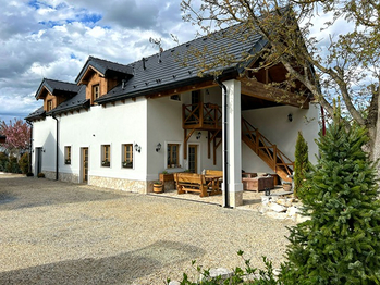 Prodej domu 190 m², Lipí
