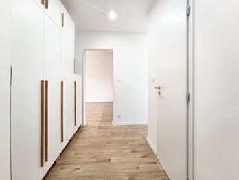 Vstupní chodba - Pronájem bytu 2+kk v osobním vlastnictví 51 m², Praha 10 - Malešice