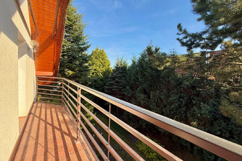 Pohled z balkónu u ložnic - Prodej domu 172 m², Štěchovice