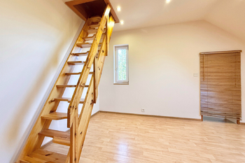 Vstup na půdu - Prodej domu 172 m², Štěchovice