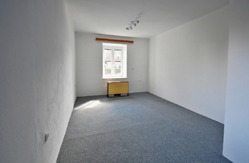 OBÝVACÍ POKOJ  - Pronájem bytu 1+1 v osobním vlastnictví 56 m², Třeboň