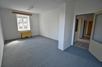 OBÝVACÍ POKOJ  - Pronájem bytu 1+1 v osobním vlastnictví 56 m², Třeboň