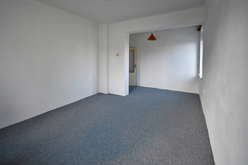 OBÝVACÍ POKOJ  - Pronájem bytu 1+1 v osobním vlastnictví 56 m², Třeboň