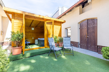Prodej domu 283 m², Praha 8 - Kobylisy