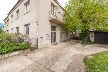 Prodej obchodních prostor 591 m², Praha 10 - Strašnice