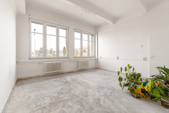Prodej obchodních prostor 591 m², Praha 10 - Strašnice