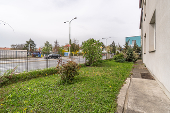 Prodej obchodních prostor 591 m², Praha 10 - Strašnice