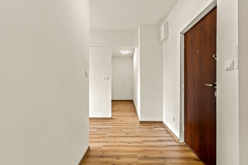 Chodba - Prodej bytu 3+kk v osobním vlastnictví 61 m², Pardubice