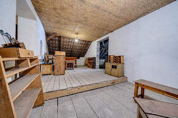 Prodej domu 360 m², Okřínek