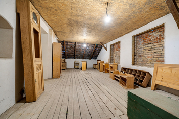 Prodej domu 360 m², Okřínek