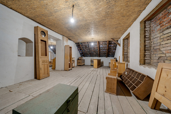 Prodej domu 360 m², Okřínek