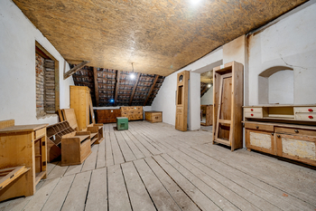 Prodej domu 360 m², Okřínek
