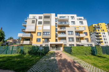 Prodej bytu 1+kk v osobním vlastnictví 41 m², Praha 8 - Čimice