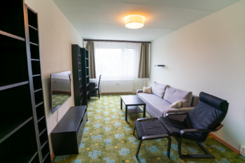 obývací pokoj - Pronájem bytu 2+kk v osobním vlastnictví 42 m², Praha 8 - Kobylisy