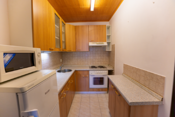 kuchyň - Pronájem bytu 2+kk v osobním vlastnictví 42 m², Praha 8 - Kobylisy