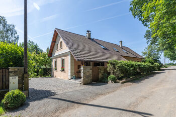 Prodej domu 200 m², Bezděkov