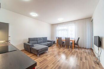 Pronájem bytu 2+kk v osobním vlastnictví 52 m², Praha 10 - Uhříněves