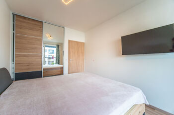 Pronájem bytu 2+kk v osobním vlastnictví 52 m², Praha 10 - Uhříněves
