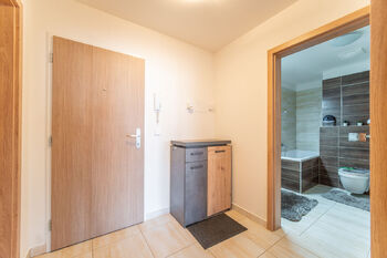 Pronájem bytu 2+kk v osobním vlastnictví 52 m², Praha 10 - Uhříněves